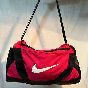 pink and black nike duffle bag